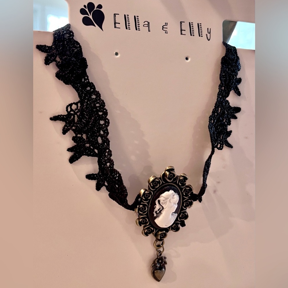 Black & Goldtone Lace Cameo Oval Choker Necklace NWT, Ella & Elly
